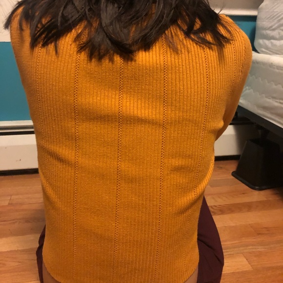 Mustard sweater - Picture 2 of 3